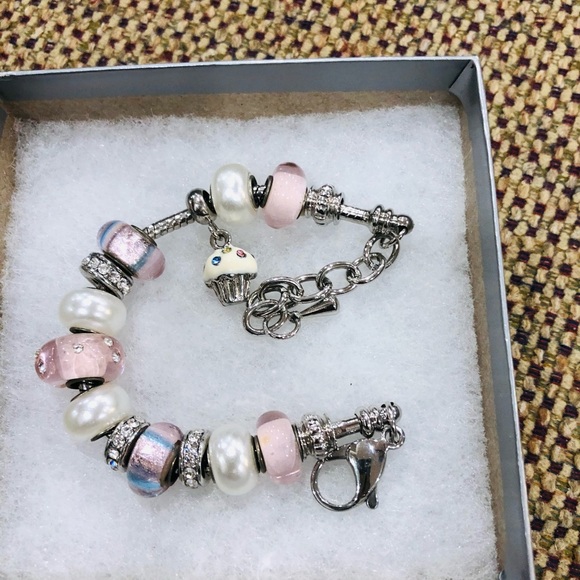 Bracelets - Picture 6 of 6